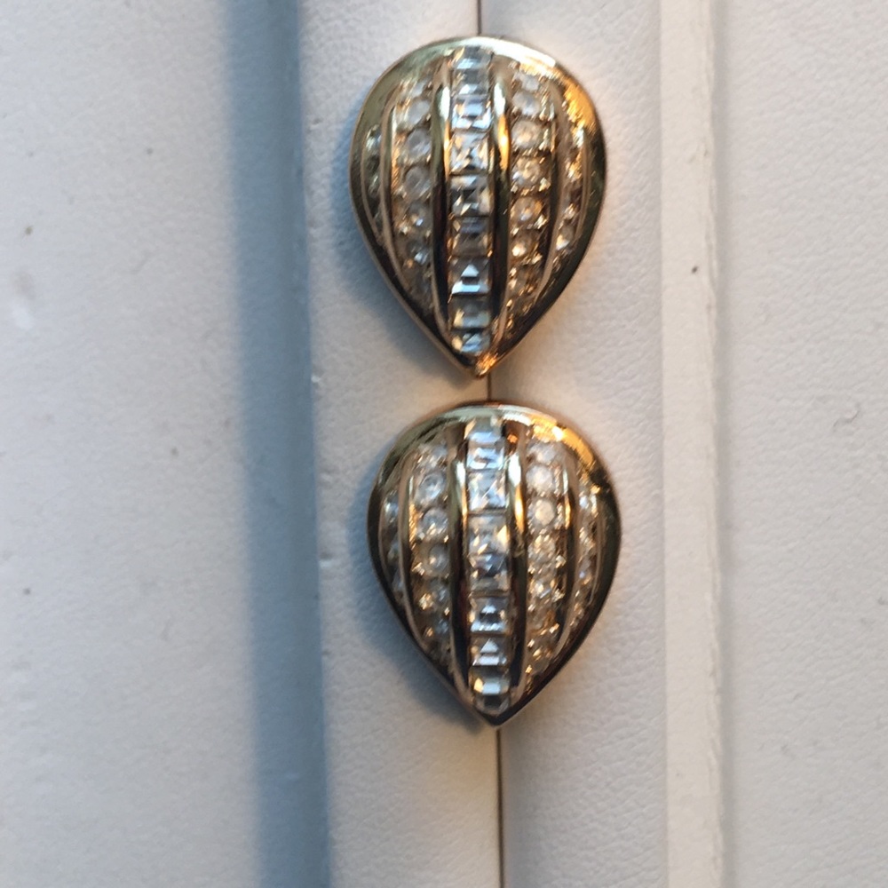 Gold & Rhinestone Pierced Earrings. Darling!
